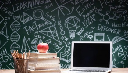 卓越睿新三闯港交所：70后夫妻创业获百度新浪投资，现金流紧张