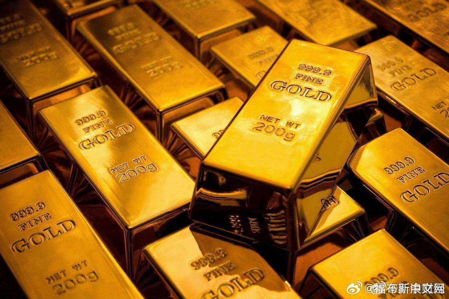国际金价大涨3%，原油跌近2%